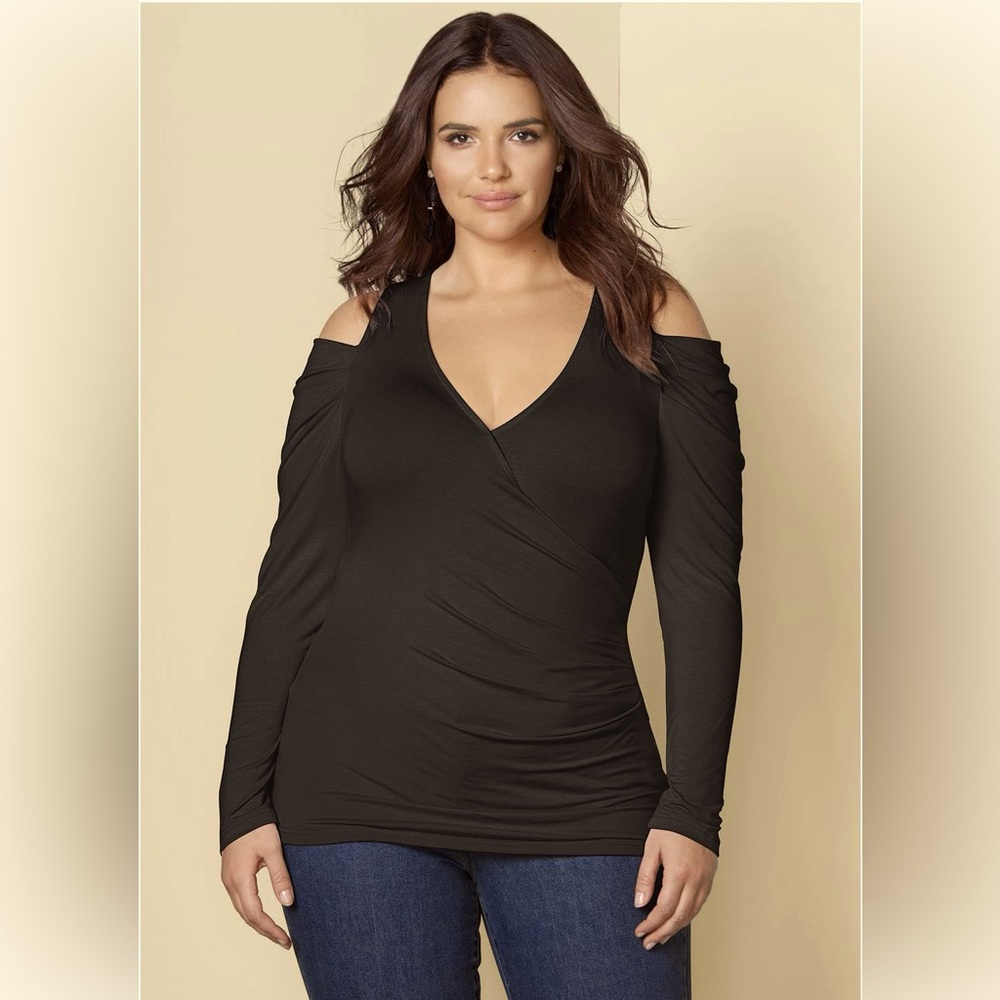 Venus Women’s Cold Shoulder Top 1X